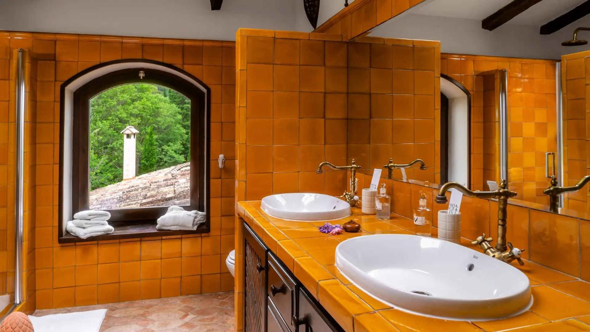 *** Hotel Can Serola Sales de Llierca Spain